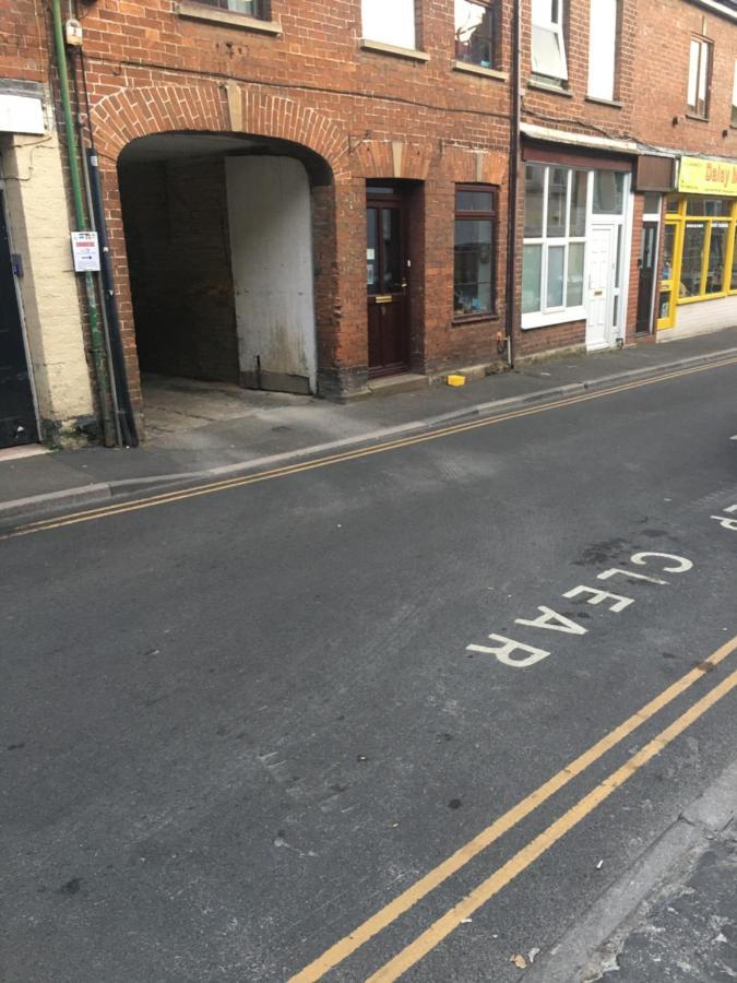 Comfortable Rooms With Live In Host, Walking Distance To The High St & More Glastonbury Exterior photo